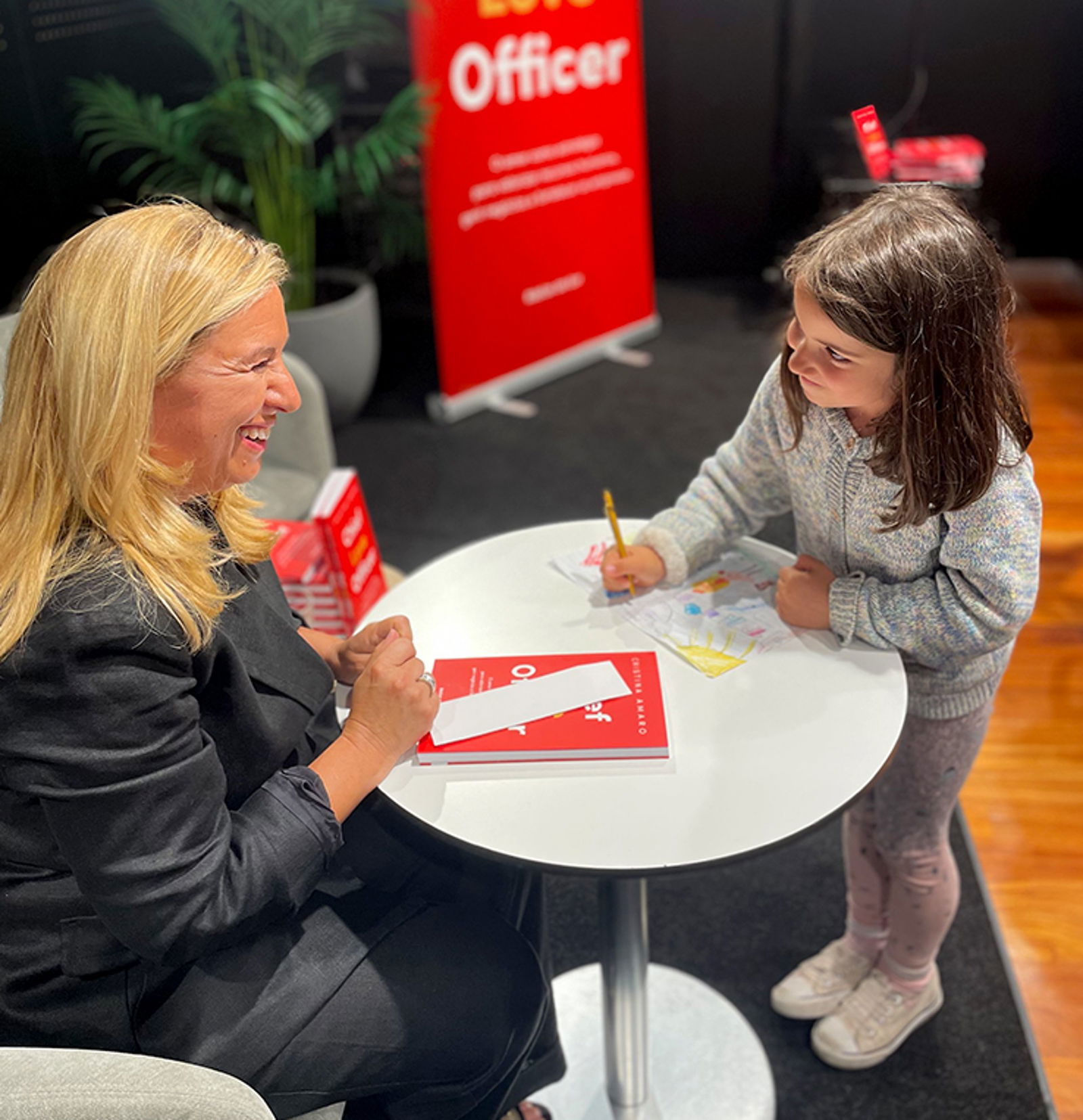 Cristina Amaro apresenta “Chief Love Officer” pelo país